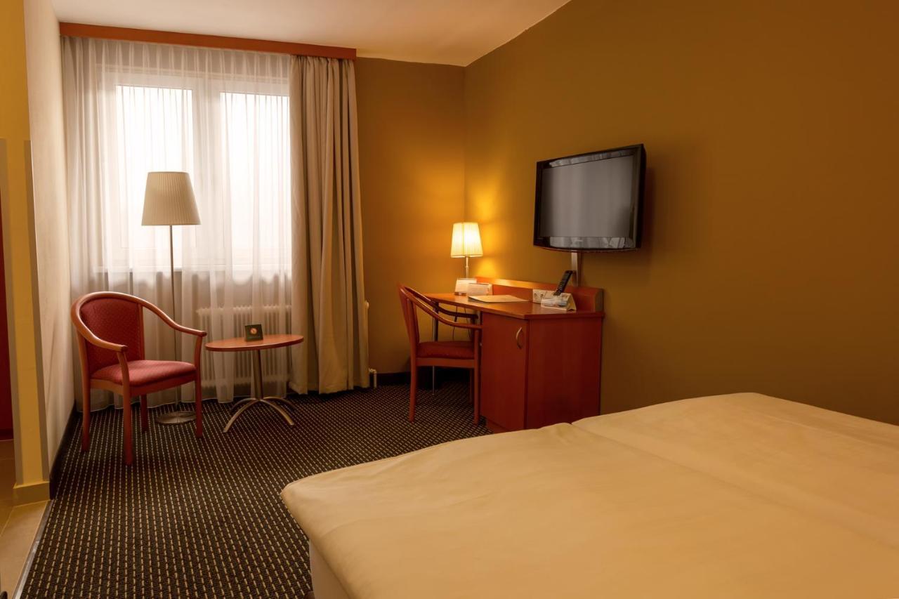 Central Hotel Loewen Фельдкірш Екстер'єр фото