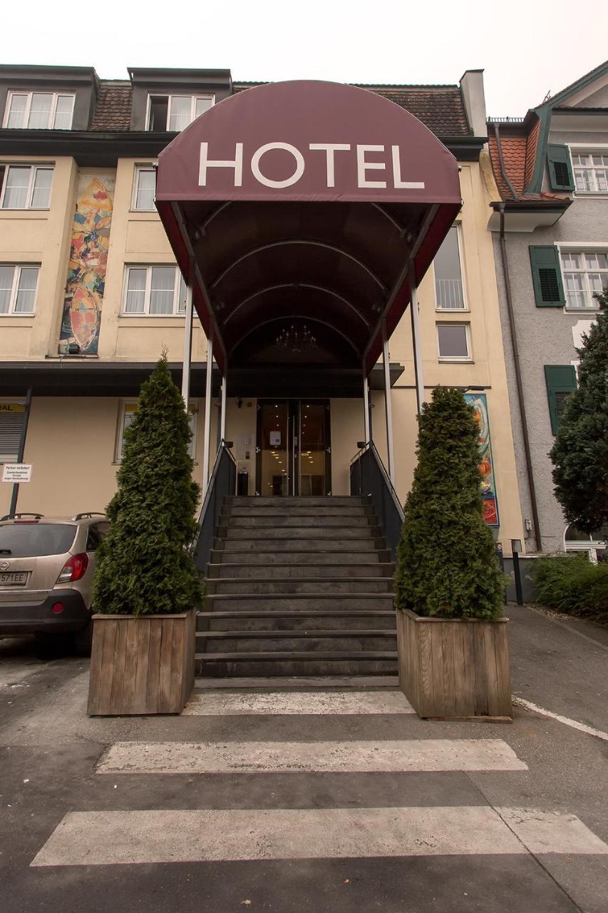 Central Hotel Loewen Фельдкірш Екстер'єр фото